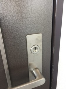 鍵穴から開けられない防犯性の鍵