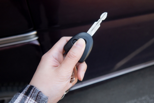 車鍵開けの正しい方法と費用について徹底解説